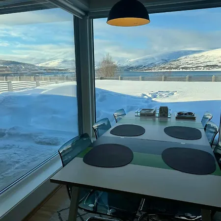 2 Bedroom Modern With Fjord View Near Centre & Airport