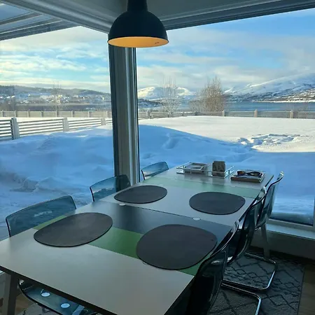 2 Bedroom Modern With Fjord View Near Centre & Airport * 트롬쇠