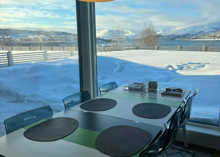 2 Bedroom Modern With Fjord View Near Centre & Airport * Tromsø